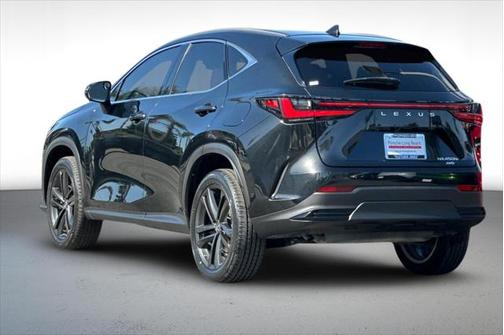 2022 Lexus NX 450h+ Luxury