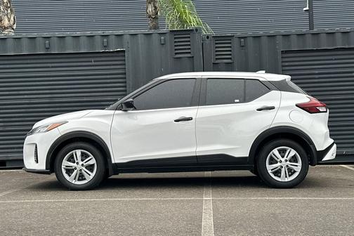 2023 Nissan Kicks S