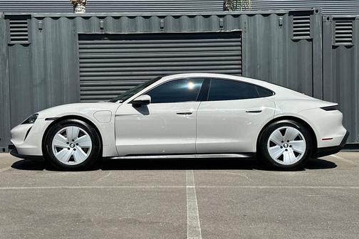 2022 Porsche Taycan RWD