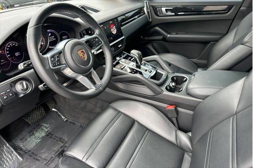 2022 Porsche Cayenne Platinum Edition