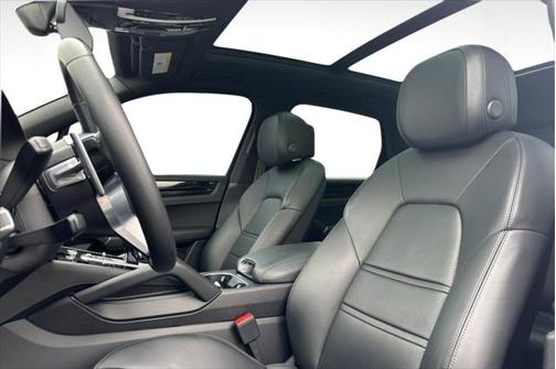 2022 Porsche Cayenne Platinum Edition