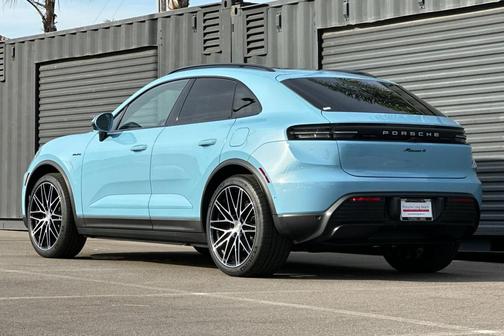 2026 Porsche Macan 4