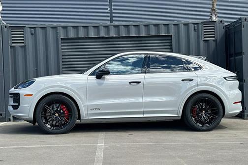 2026 Porsche Cayenne GTS