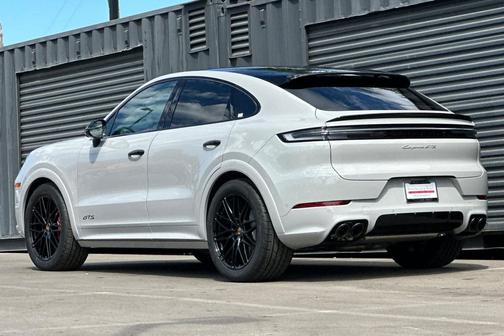 2026 Porsche Cayenne GTS