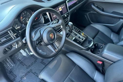 2023 Porsche Macan 