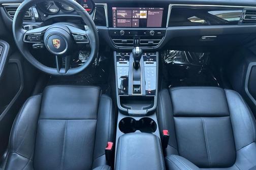 2023 Porsche Macan 