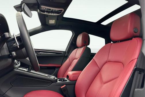 2025 Porsche Macan T