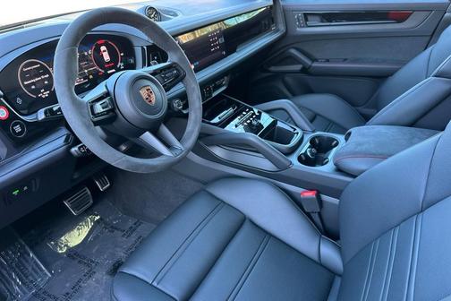 2026 Porsche Cayenne GTS