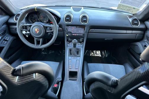 2024 Porsche 718 Cayman GT4 RS