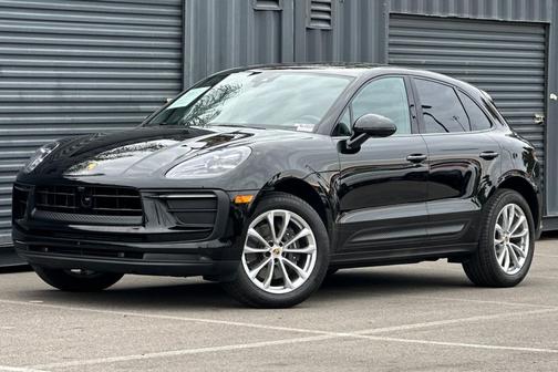 2025 Porsche Macan T