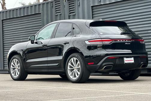 2025 Porsche Macan T
