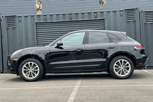 2025 Porsche Macan T