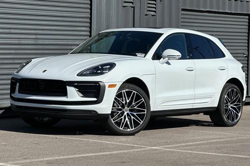 2026 Porsche Macan Base