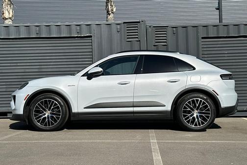 2025 Porsche Macan 4
