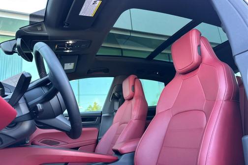 2025 Porsche Macan 4