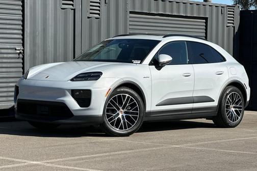2025 Porsche Macan 4