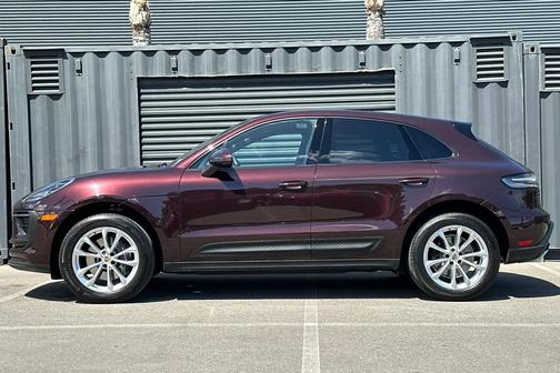 Copper Ruby Metallic 2023 Porsche Macan Macan