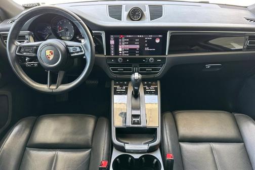 Jet Black Metallic 2023 Porsche Macan Macan