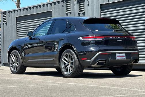 Jet Black Metallic 2023 Porsche Macan Macan