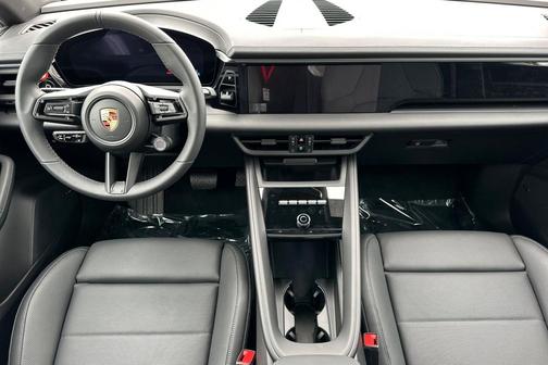 2025 Porsche Macan 4