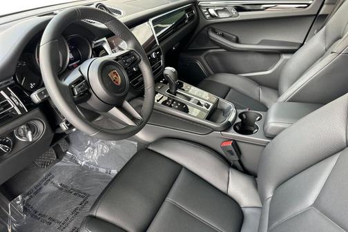 2025 Porsche Macan S