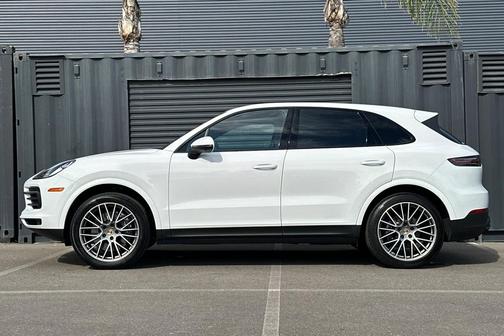 White 2023 Porsche Cayenne Platinum Edition