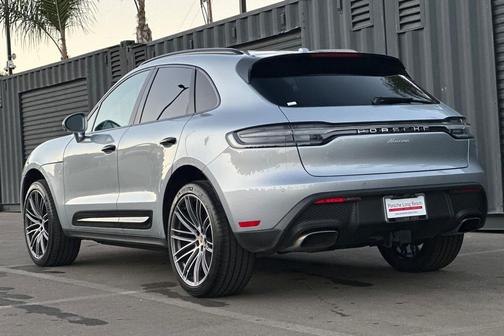 2025 Porsche Macan 