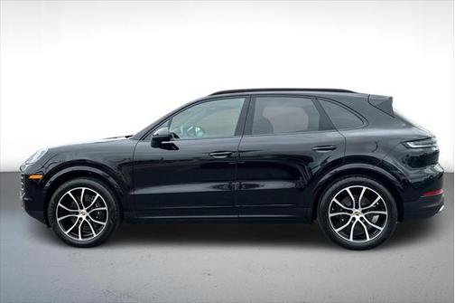 2024 Porsche Cayenne Base (Tiptronic)
