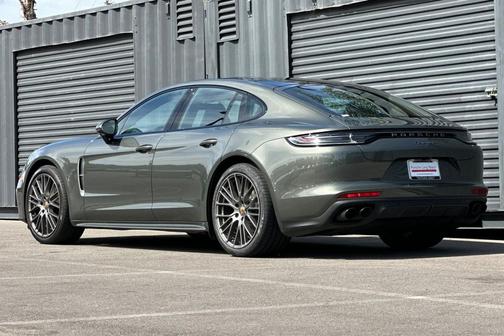 2023 Porsche Panamera Platinum Edition