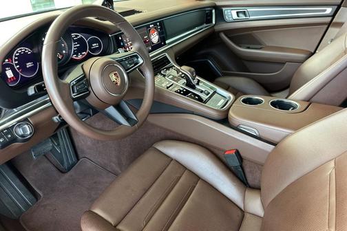 2023 Porsche Panamera Platinum Edition
