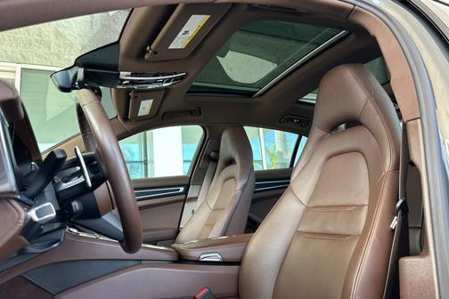 2023 Porsche Panamera Platinum Edition