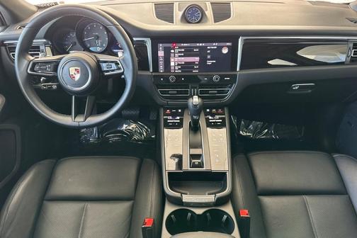 2024 Porsche Macan AWD