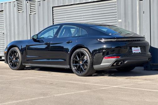 2026 Porsche Panamera 