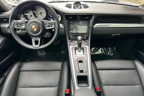 2019 Porsche 911 Carrera 4S