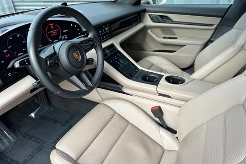 2022 Porsche Taycan 