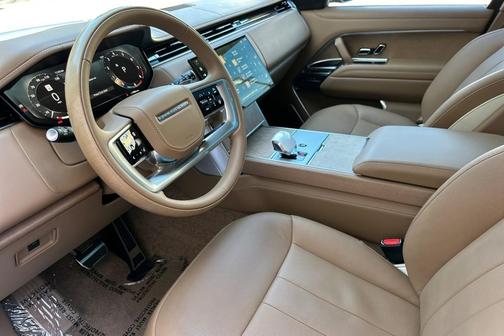 2024 Land Rover Range Rover P615 SV