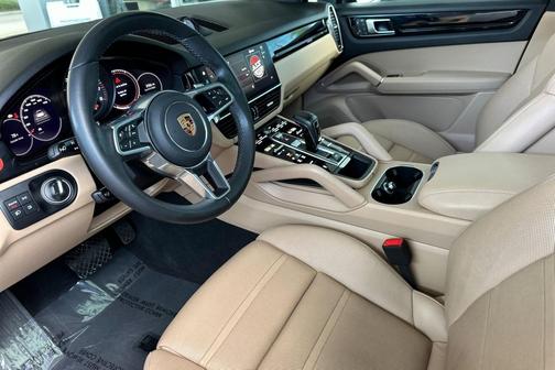 Moonlight Blue Metallic 2023 Porsche Cayenne Cayenne