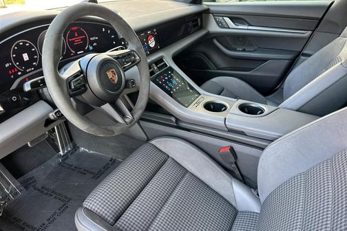 2025 Porsche Taycan 4S