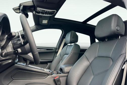 2025 Porsche Macan T