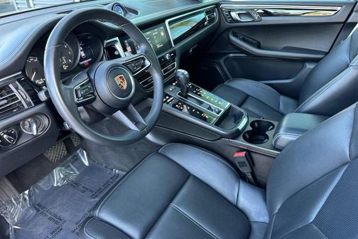2023 Porsche Macan T