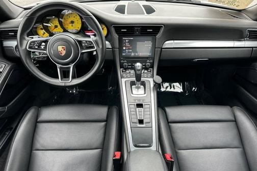 2018 Porsche 911 Carrera