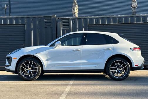 2025 Porsche Macan 