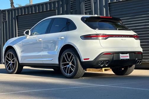 2025 Porsche Macan 