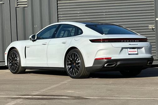 2026 Porsche Panamera 4 E-Hybrid