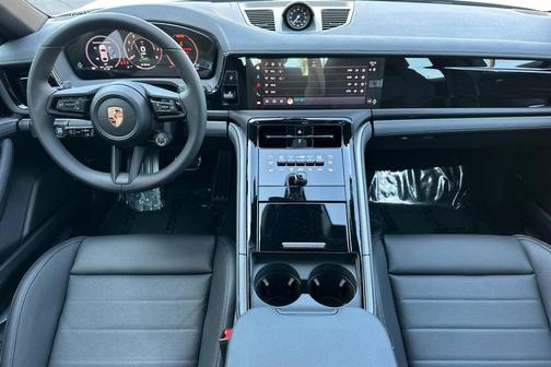 2026 Porsche Panamera 4 E-Hybrid