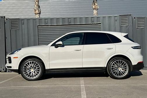 2023 Porsche Cayenne Platinum Edition