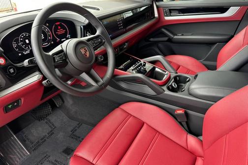 Chromite Black Metallic 2026 Porsche Cayenne Cayenne