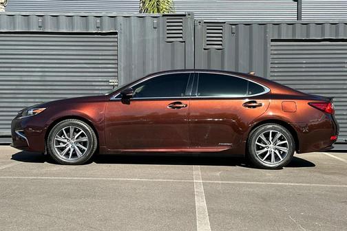 2017 Lexus ES 300h Base