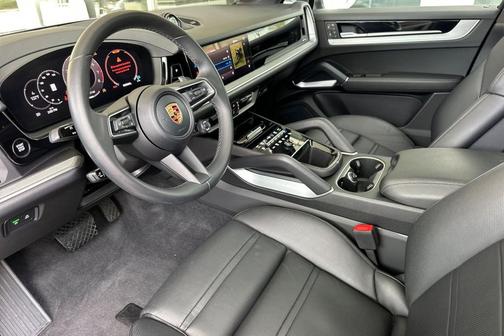 Dolomite Silver Metallic 2024 Porsche Cayenne Cayenne
