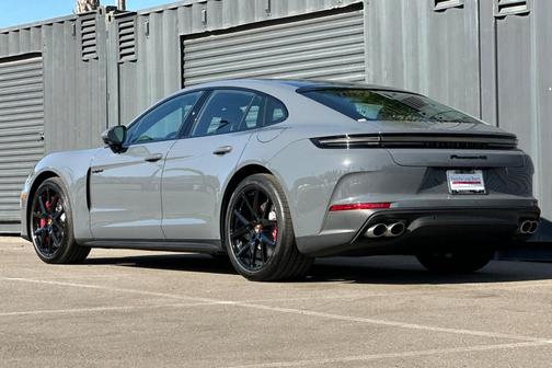 2026 Porsche Panamera 4S